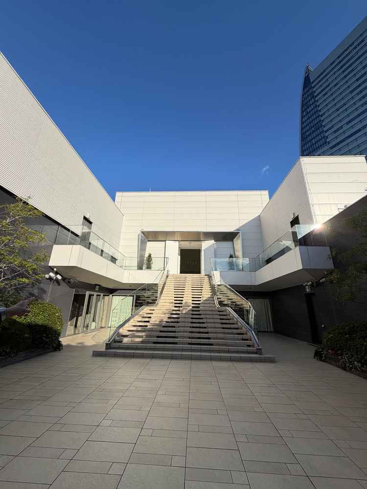 大階段すごく良かったです。こんな演出ができるよ！ということをたくさんイメージ沸かせてもらえました