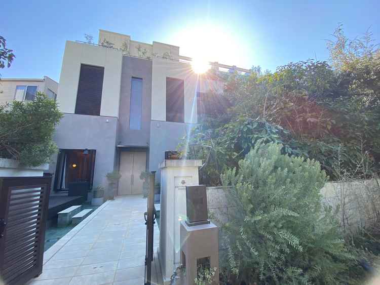 入り口。貸し切りなのでウェルカムボードを置けるとおっしゃっており良いなと思った。中も素敵な雰囲気