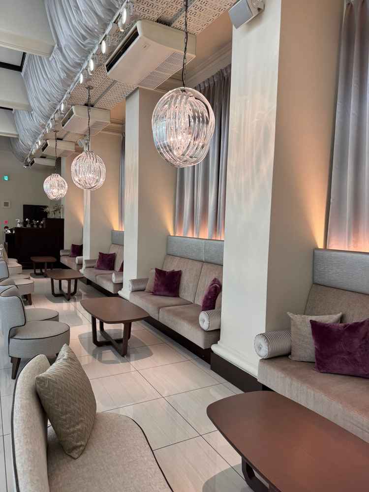 チャペル脇の待合室