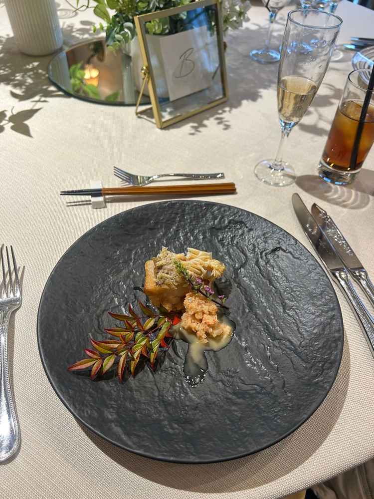 試食会の魚料理。盛り付けが魅力的で、ソースがとてもおいしく印象に残った。