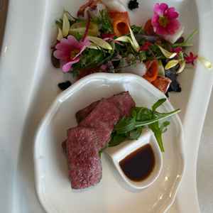 お料理もとても華やかで、美味しかったです。