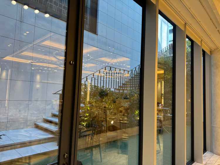 階段のある会場があり魅力的でしたが、雨天時が少し気になりました。