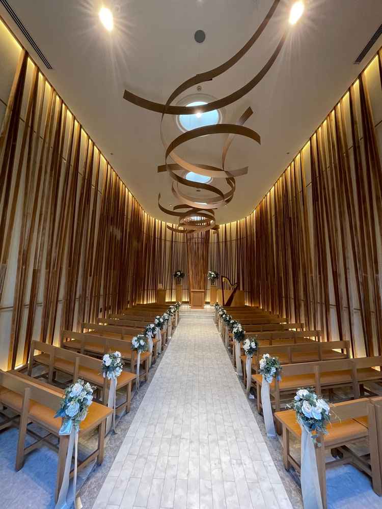 チャペルは、この後リニューアルして天井が変わるのでもっと明るくなるようです。