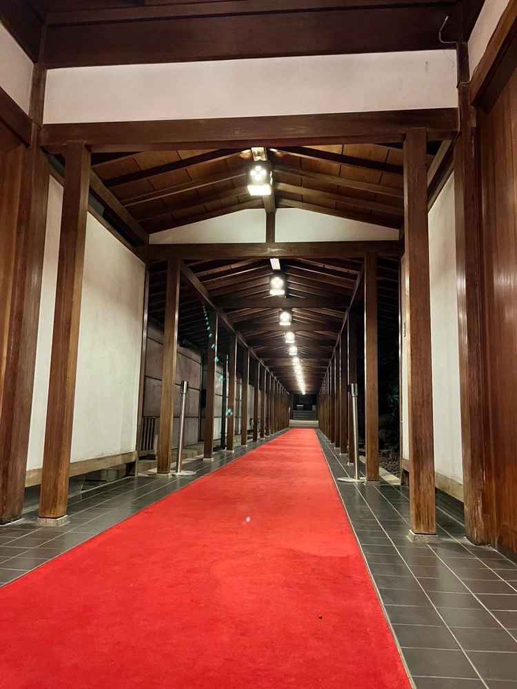 神社へ繋がる道