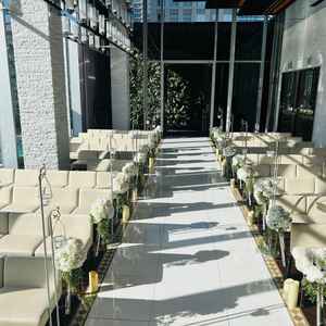 もう1ヶ所の式場。夏は少し暑いかな