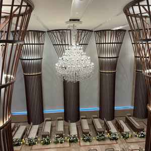 チャペルを上から見た写真です。座る向きは変えられます。（写真はパイプオルガン向き）