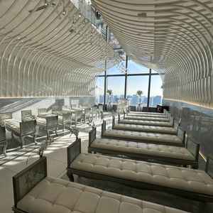 チャペルは想像していた通り最上階で、展望がとても良かったです。陽の入り方も綺麗でした。