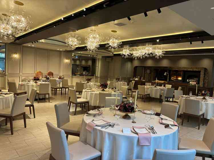 披露宴会場です。ピザ窯がゲストから見えて楽しめそうでした。