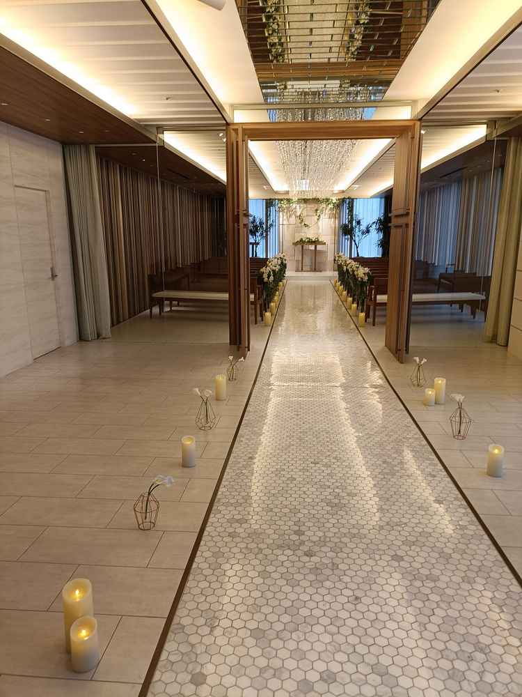 チャペル。明るい雰囲気で、清潔感がありました。シンプルなデザインでした。