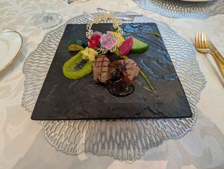 試食のメインディッシュの写真。見た目が鮮やかで味付けは幅広く受け入れられると感じた。