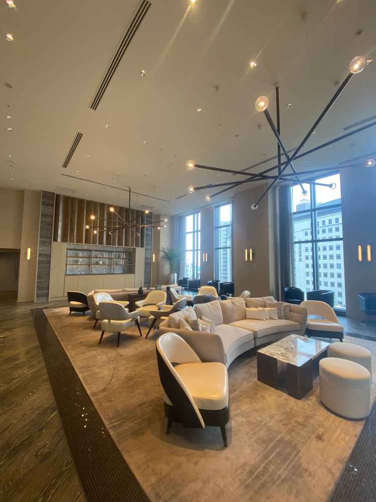 挙式後、披露宴前にゲストとお話しすることができる会場です。