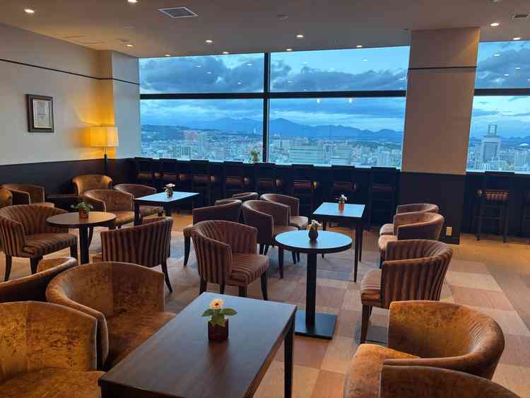 出席者用ラウンジ。