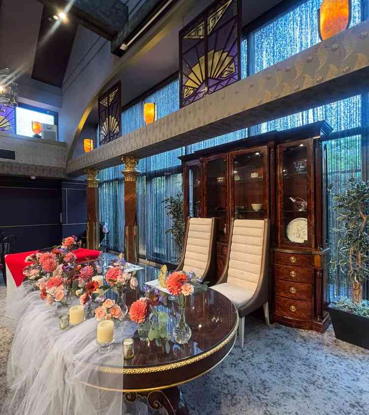 新郎新婦の目線が会場の方と同じで話しやすそうです。