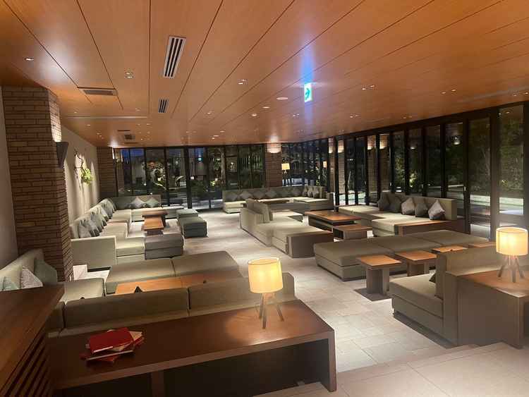 待合室。とても広くてゲストの皆さんにくつろいでもらえそうだと思いました。