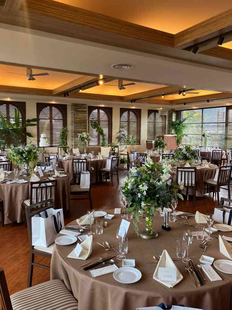 披露宴会場は雰囲気が好きな感じでした