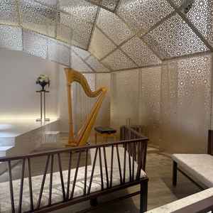 挙式ではハープの生演奏もあるとのことで、とても迫力のある挙式を期待できると感じました！