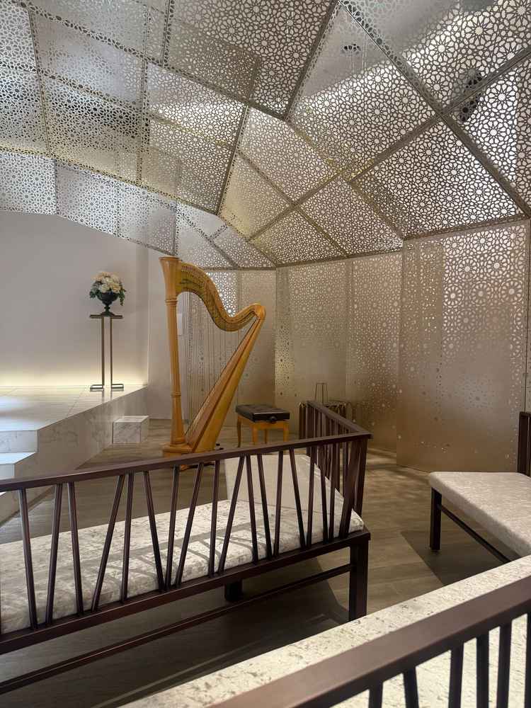 挙式ではハープの生演奏もあるとのことで、とても迫力のある挙式を期待できると感じました！