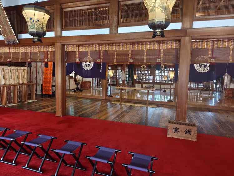神社の中