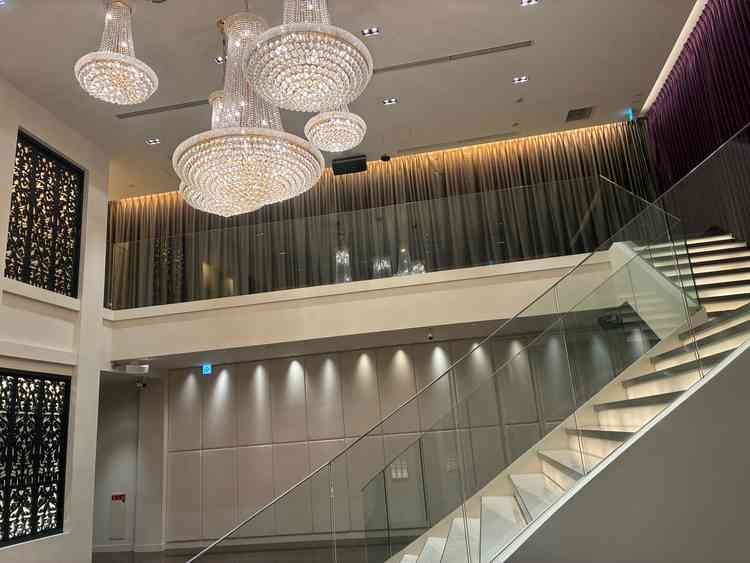 フラワーシャワーを行うスペースも素敵でした