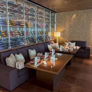 披露宴会場、親族席。親が落ち着いて座れるスペースがある点は魅力的でした。