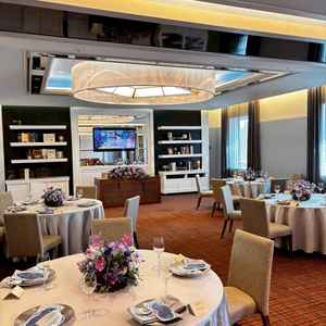 披露宴会場です。コンパクトで私たちの求めていたものに一番近い会場でした。