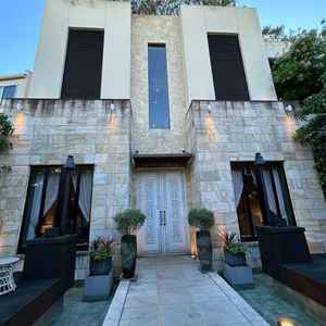 会場正面からの一枚。入口から貸し切りなので、プライベートな空間で過ごせる