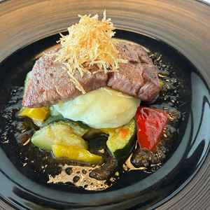 お肉が柔らかく年齢問わず食べれるな、と感じました。季節の野菜も食感があり美味しくいただくことができた