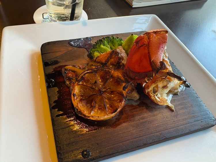 魚とエビという贅沢な海鮮でした。