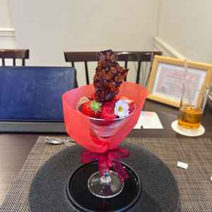 花束に見立てたデザート。お料理はすべて美味しかったです。