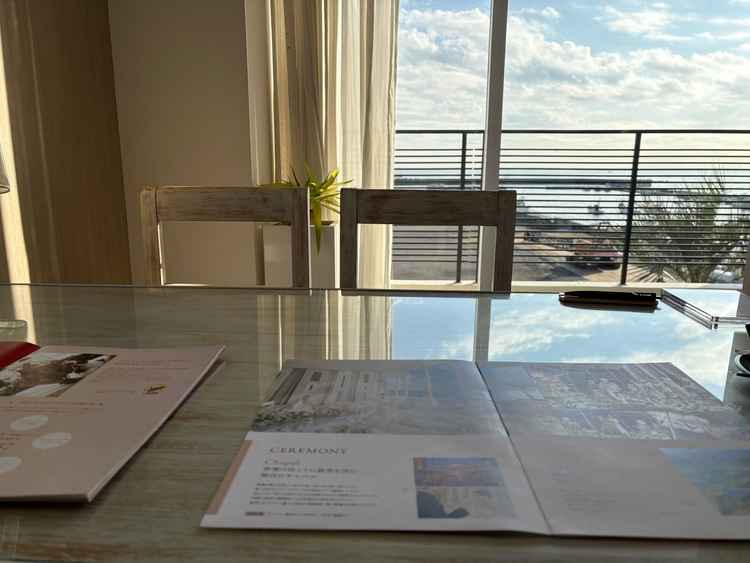 商談先から海が見えました