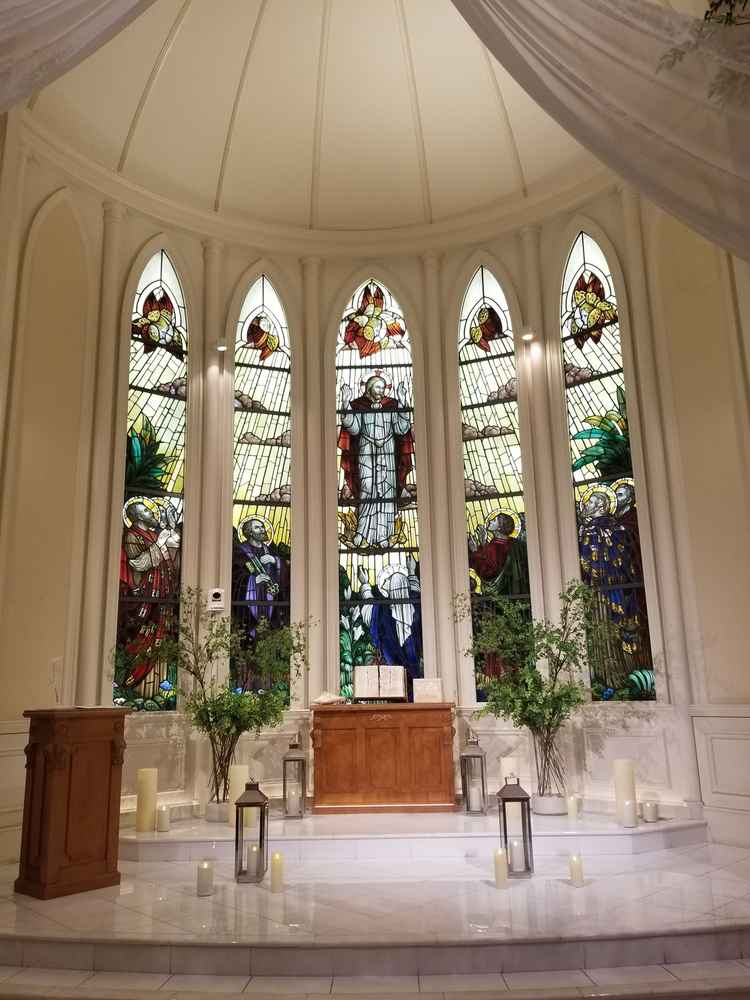 チャペルのステンドグラス。めっちゃきれい。