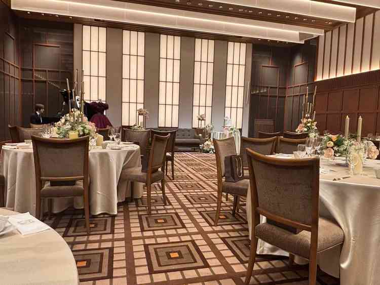 ホテルライクな披露宴会場