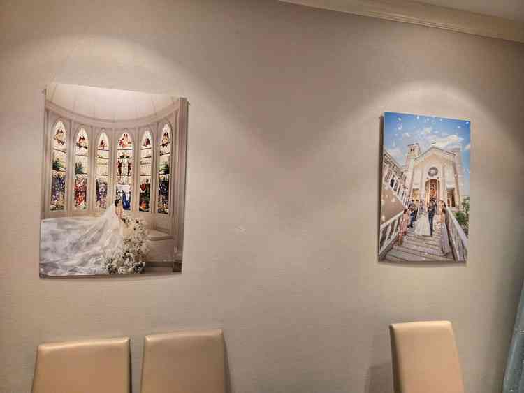 打ち合わせのスタートはカラー診断でした。実際に布をあててやってくださったのがとてもよかったです！