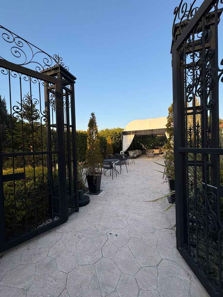 建物内からみたそと