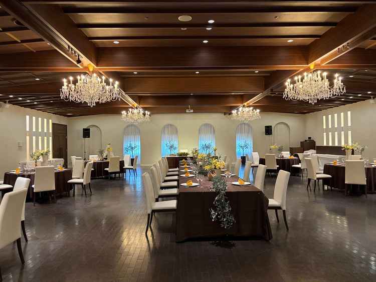 シックな印象の披露宴会場。高級感があった。