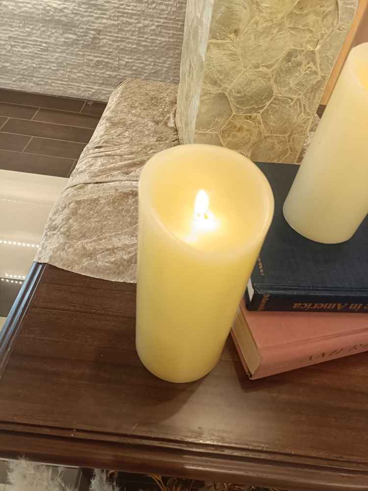 ろうそくまで偽物なのには驚きました。１つ１万円以上するものだと言われました。