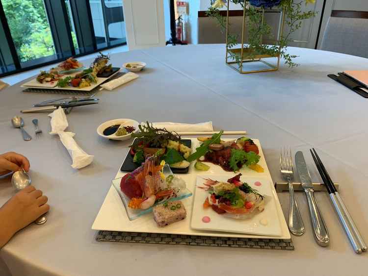 試食会のお料理の写真。和フレンチとフレンチの魚と肉料理