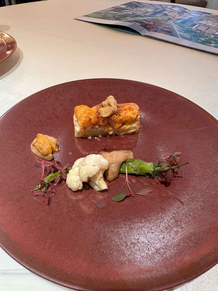 試食メイン。えびがぷりぷりで美味しかったです。