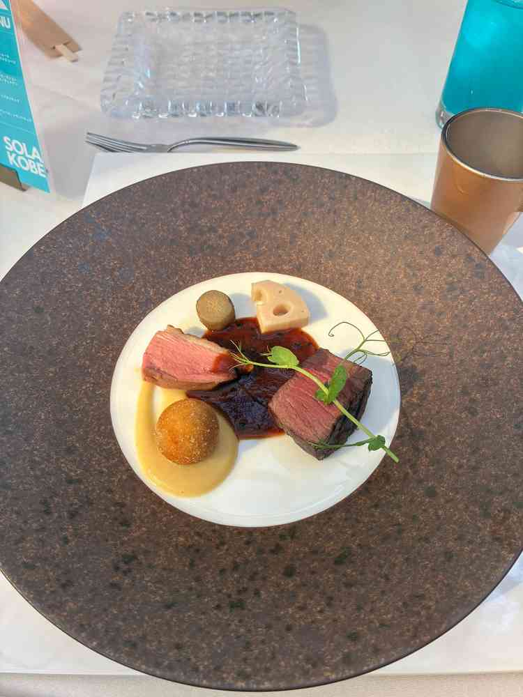 試食会です。とても美味しい料理でした！！