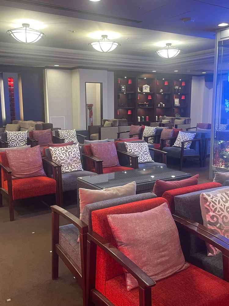 挙式と披露宴の合間にゲストが待機できるバースペースがありました。お酒も持ち込むことが出来るそうです。