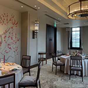 披露宴会場（モニカ）です。スイートより少し大きい会場ということでした。