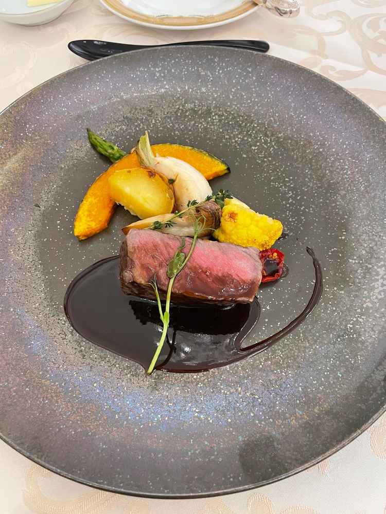 料理。肉が柔らかく美味しかった