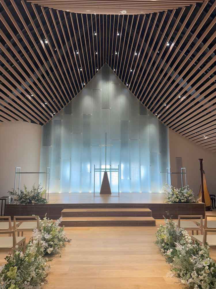 チャペルの様子。印象的な歌舞伎座のイメージがそのままになっている。