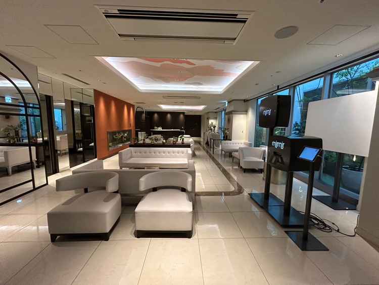 プライベート待合室にはフォトスポットやドリンクカウンターがあり、ゲストに楽しんでもらえると思いました