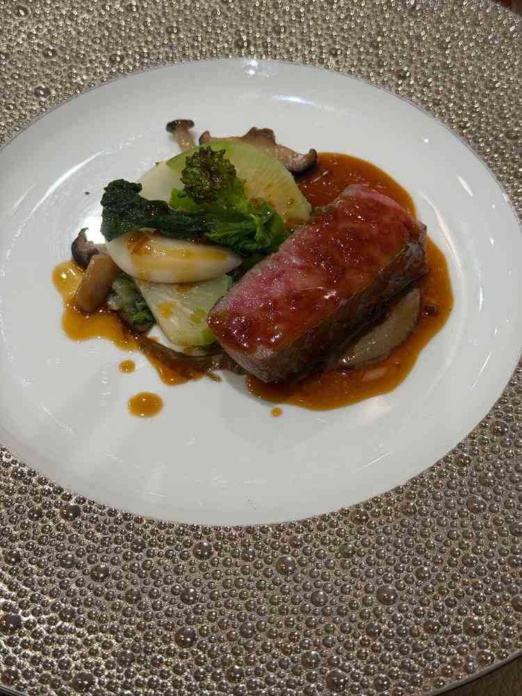 試食会のメインの牛肉。お腹もソースも美味しく、ボリュームもたくさんでした。