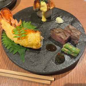 試食で頂いたお料理の一部です。ほんとうに美味しく、お箸で食べやすかったです。