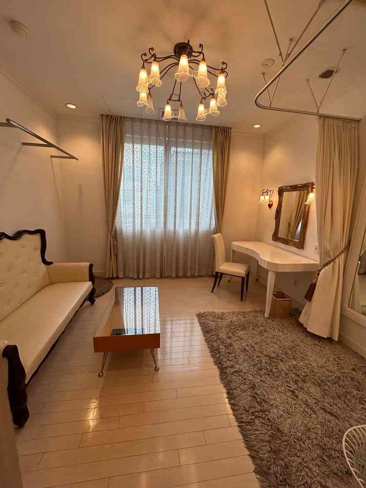 新郎新婦の控え室。大きい鏡があり、新郎新婦で部屋が分けられていて良かったです。