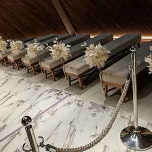 チャペルのソファはふかふかで素敵でした。