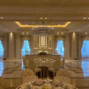 白基調の披露宴会場で素敵でした。