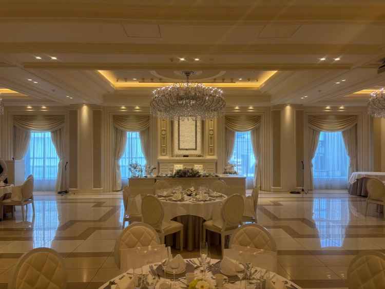 白基調の披露宴会場で素敵でした。